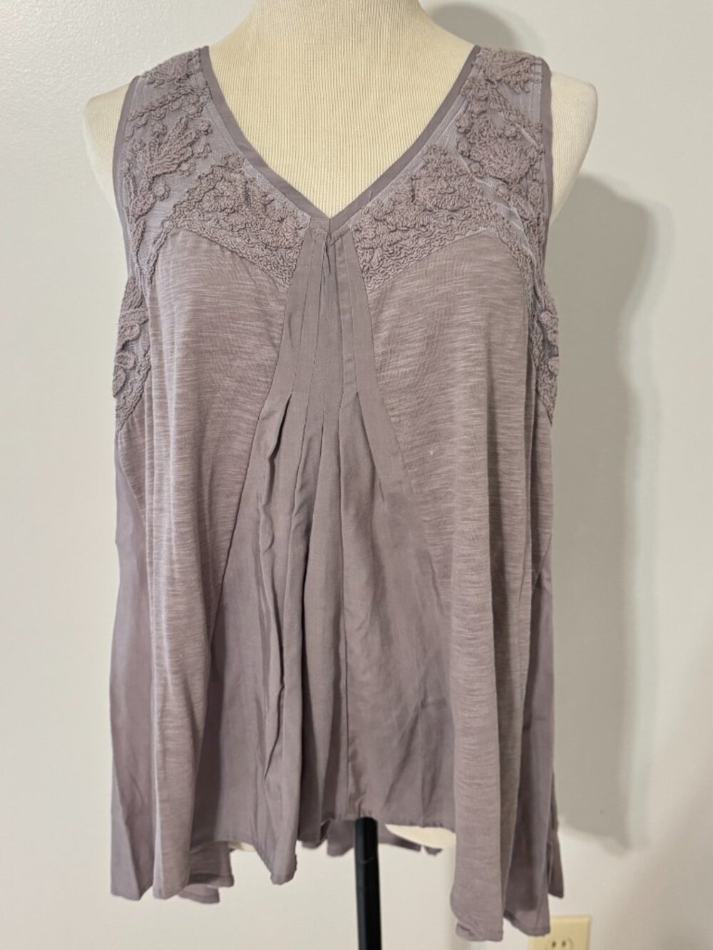 ESLEY Mauve Gray Embroidered and Pleated Tank NWT